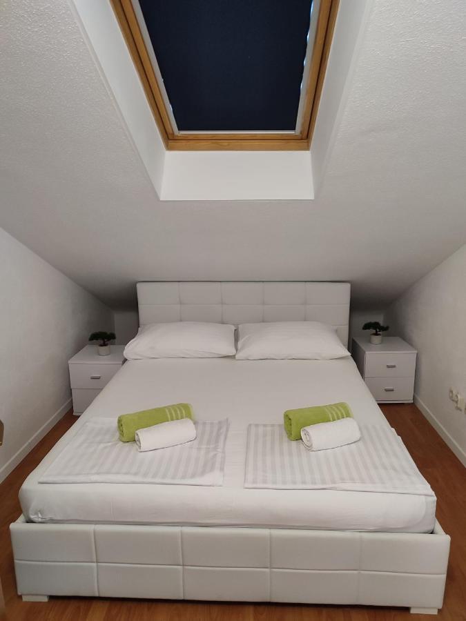 Top Floor Apartment With Sea View Каштела Экстерьер фото