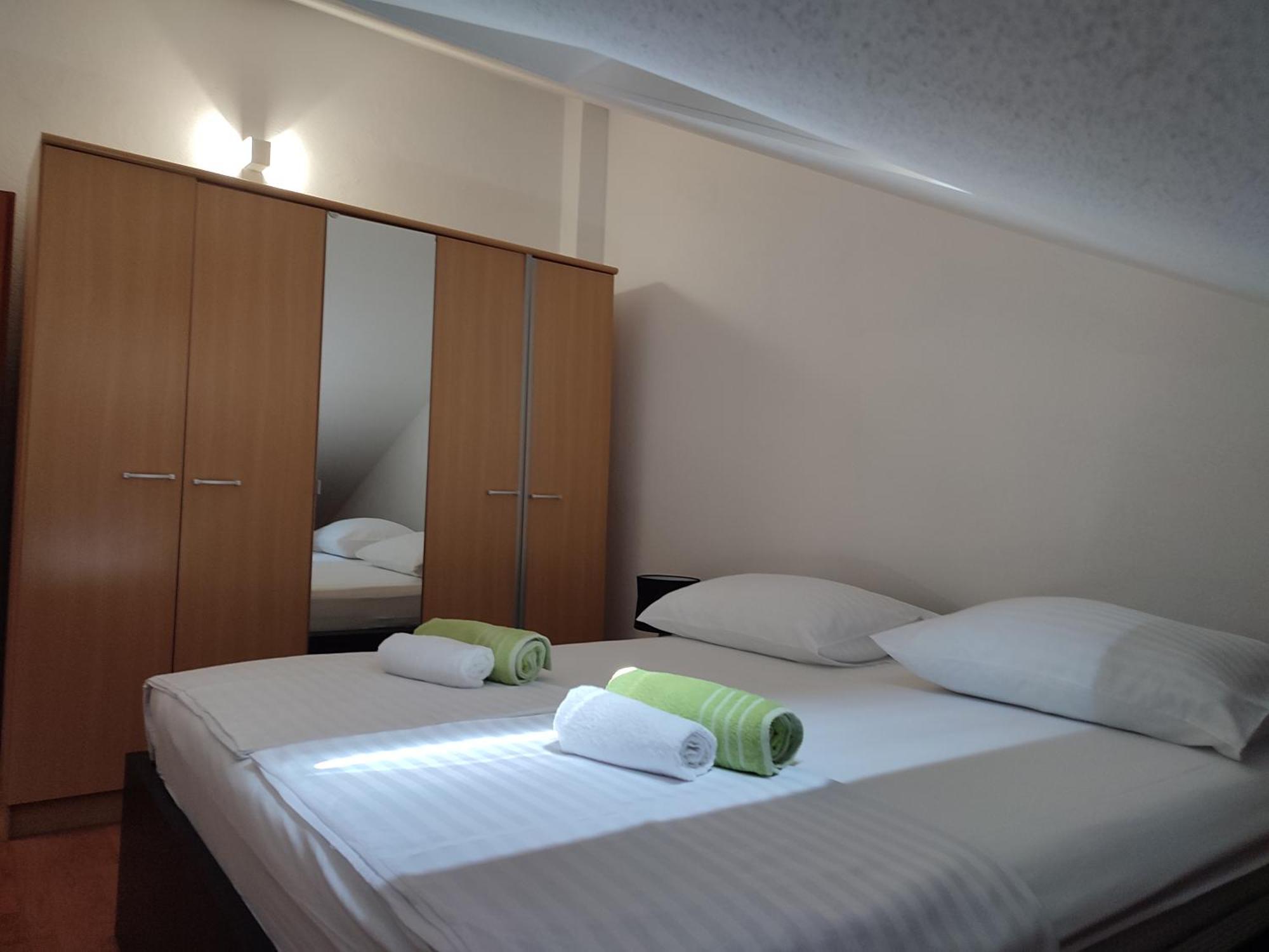Top Floor Apartment With Sea View Каштела Номер фото