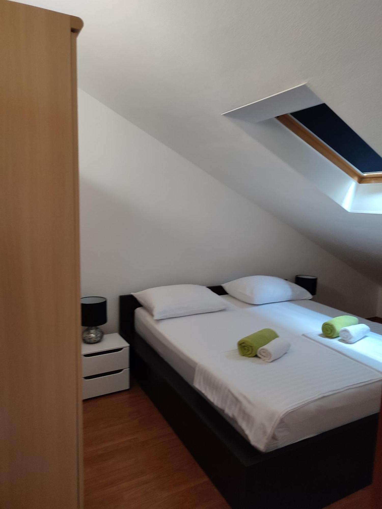 Top Floor Apartment With Sea View Каштела Номер фото